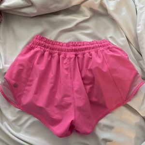 Lululemon hotty hot shorts prism pink size 2!! 2.5 inch inseam.